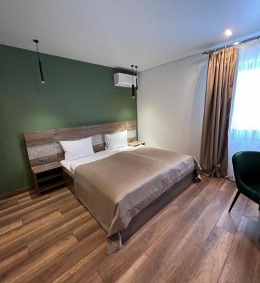 Serednye Hotel | Loft wood
