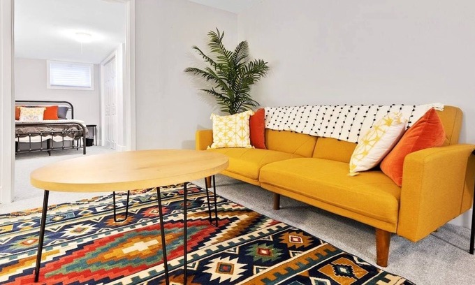 Jewell Heights - Hoffman Heights Apartment | Loftium | Charming 2 BR Hoffman Heights Guest Suite!
