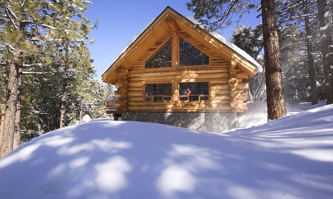 Pine Mountain Club House | Log Cabin Get Away: A Perfect Mountain Retreat