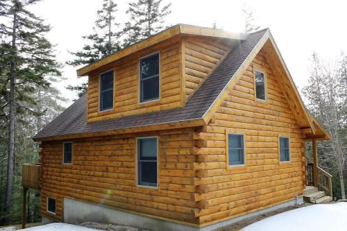 Sullivan House | Log Cabin on Saltwater Cove