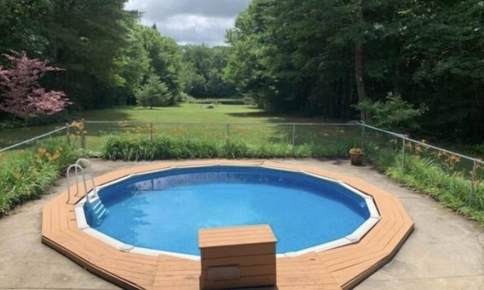 Milton House | log cabin private stocked pond pool