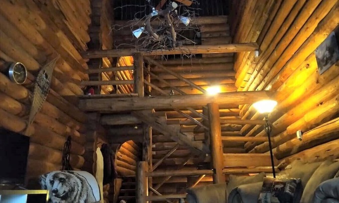 Hemlock Valley Cabin | Log cabin Sasquatch Mntn Hemlock close Harrison Hot Springs Weaver Lake Golf A/C