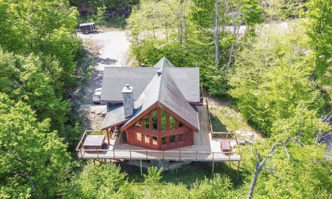 Saint-Faustin-Lac-Carre Ski Chalet | Log cabin | SPA, Comfort & Nature | Pets allowed!