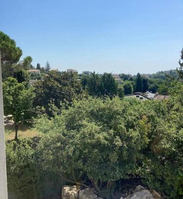Vence Apartment | Logement avec tèrrasse, au calme