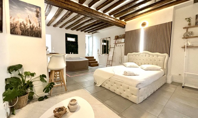 Aubervilliers Apartment | Logement Moderne Avec Jacuzzi