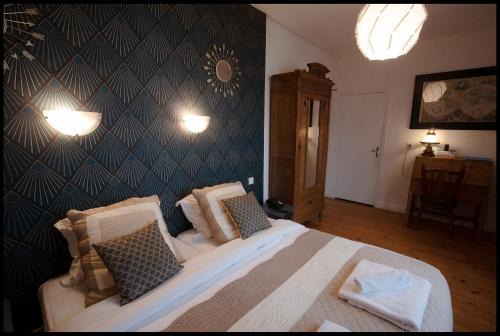 Coucy-le-Chateau-Auffrique Hotel | LOGIS HOTEL BELLEVUE RESTAURANT LA POMME d'OR