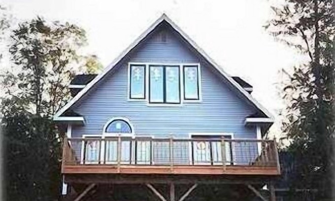 Wetmore House | Logun's Landing, Powell Lake, Interior Update In 2014