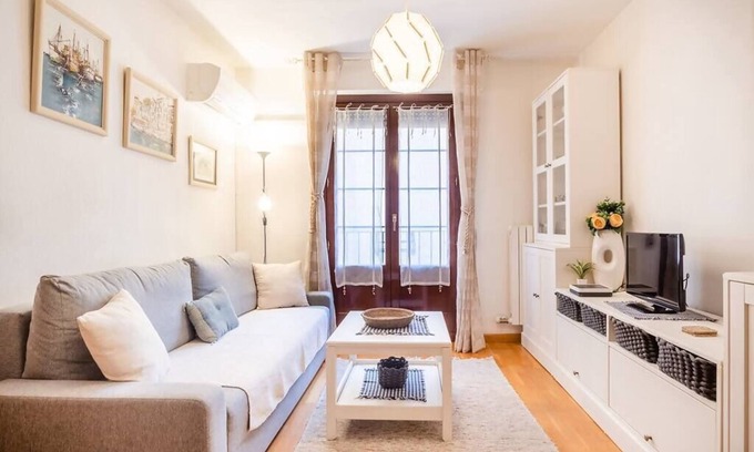 La Magdalena Apartment | LOIRA RECONQUISTA: Cozy in the Historic Center
