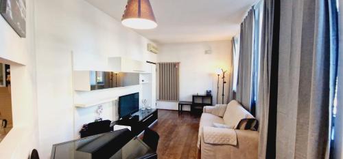Isolotto Apartment | Lola Apartment in Florence