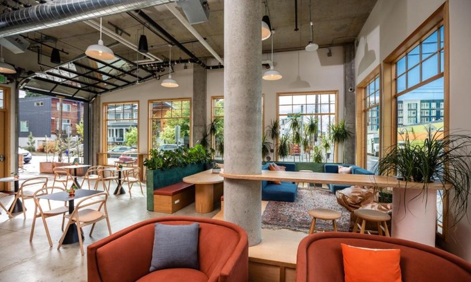 Buckman Neighborhood Hotel | Lolo Pass