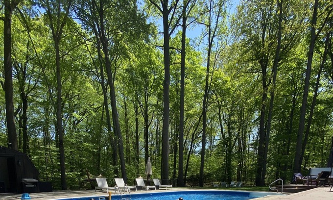 Shorewood-Tower Hills-Harbert House | Loma House-heated pool, hot tub, sauna, walk to Warren Dunes!