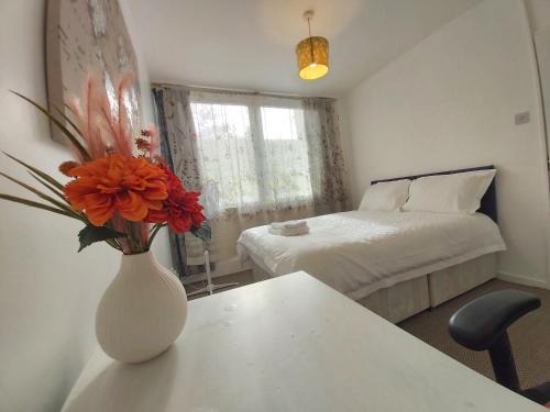 Westbourne Green Apartment | London Oldbury house rooms