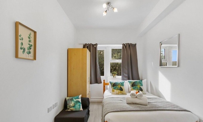 Dormers Wells Apartment | London Studio 3 Short Stay