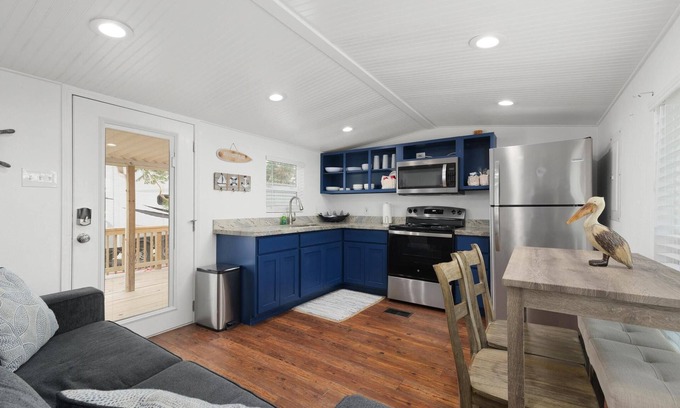 Port Isabel Cottage | Long Island Village Resort W Grill & large covered patio
