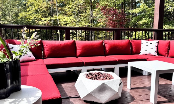 East Stroudsburg House | Long Stays Hot Tub Ski Forest Hiking Trails Secluded- Wraparound deck Shawnee