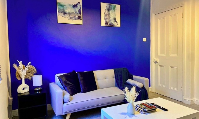 Lincoln House | Long Stays Welcome 3BR House W/Parking Near Lincoln City Centre