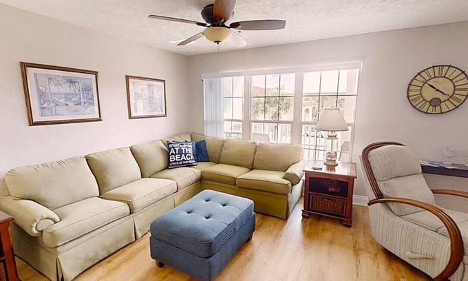 West Panama City Beach Condo | Long Term & Pet Friendly Condo - Free round of Golf & Activities Every Day!