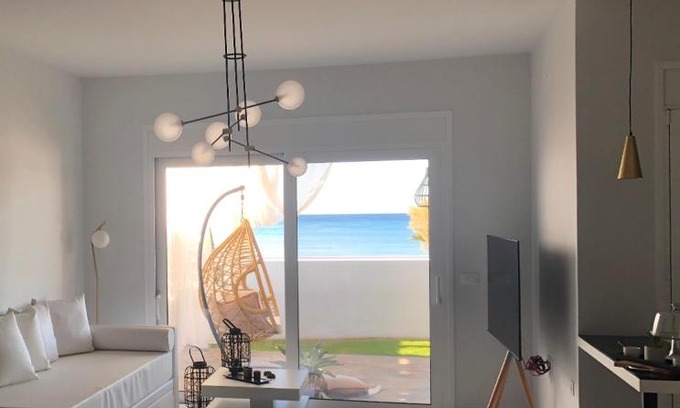 Pilalimata House | Longbeachvillas 2 Thesia beachfront villa