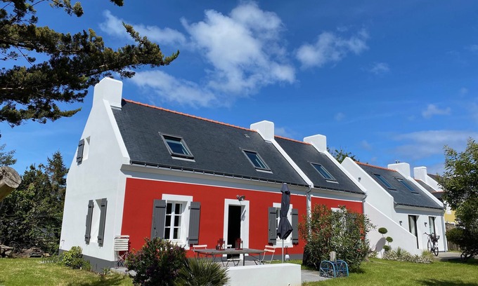 Locmaria House | Longere traditional ds hamlet near Locmaria.