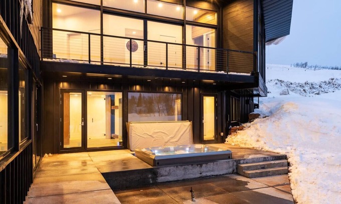 Eden Ski Chalet | Longshot On the Slopes of Powder Mountain