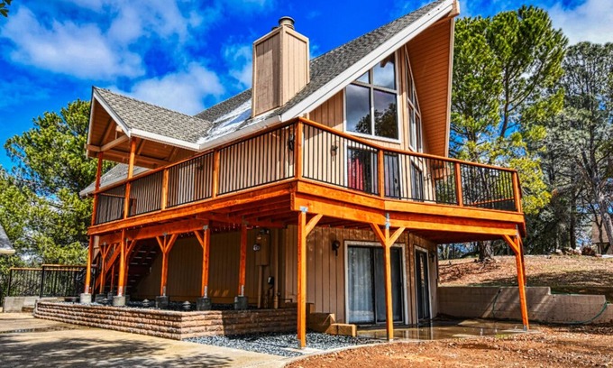 Groveland House | Longview Outlook In Pine Mountain Lake