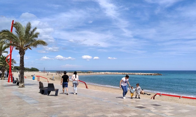 San Jorge House | Look forward to a great sports vacation in this spacious terraced house with communal pool.