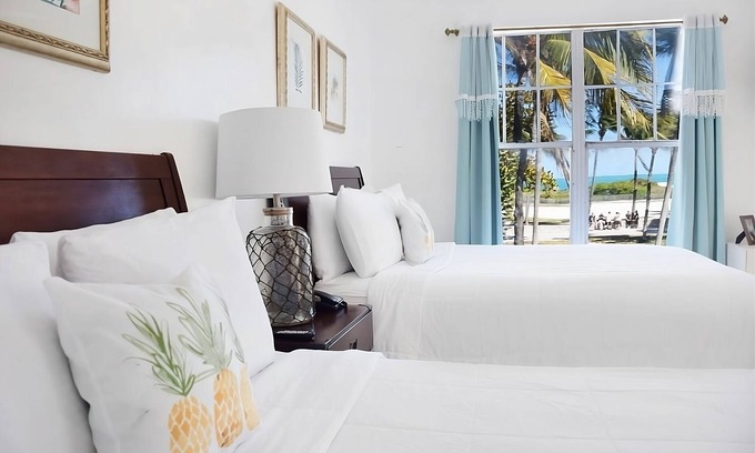 Flamingo/Lummus Hotel | Look No Further! Few Minutes Walk to the Ocean Drive/South Beach!