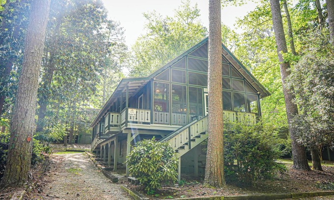 Pine Mountain Ski Chalet | Look no further! Your family will love this chalet with optional meeting room!