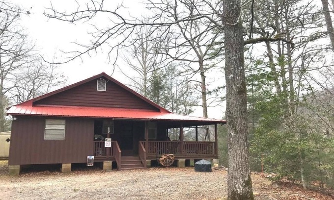 Franklin Cabin | Looking for some R & R our Peaceful Mountain Retreat is your spot!