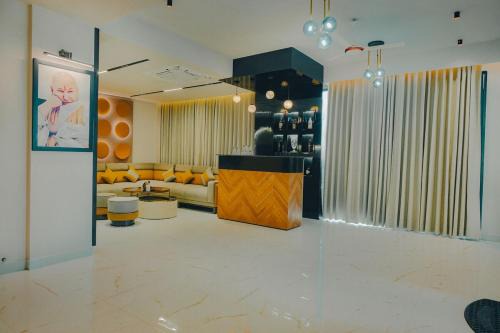 Basai Apartment | Lookout at the TAJ