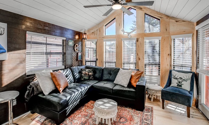 Breckenridge Cabin | Loose Moose Cabin: Dog Friendly, Outdoor Access