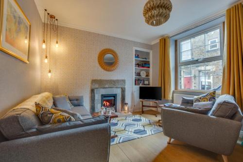 Skipton House | Lorna Loom