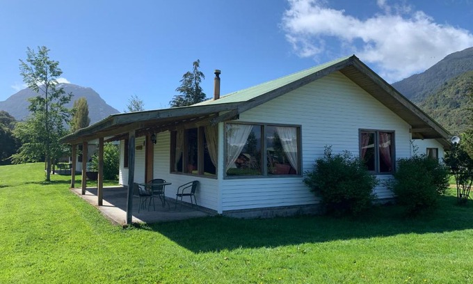 Puerto Raul Marin Balmaceda House | Los Coihues Patagonia Lodge