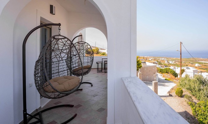 Vourvoulos Hotel | Loulaki Villas Santorini