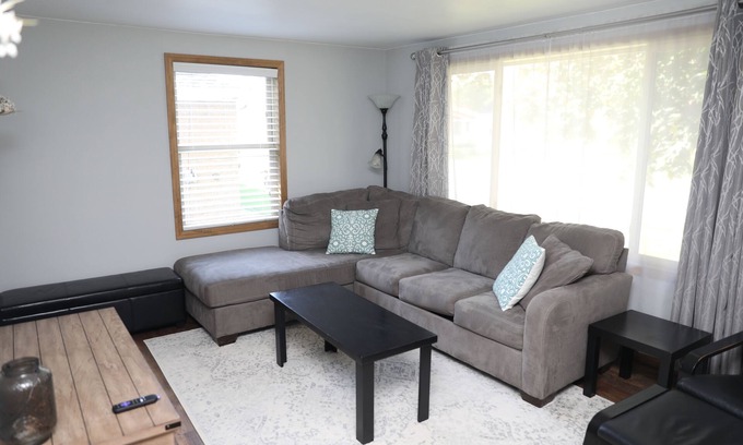Green Bay House | Lounge On Langlade- Less than a mile from Lambeau Field