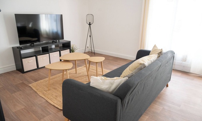 Beziers Apartment | Loustalot - Bright 3-bedroom family apartment 70m2