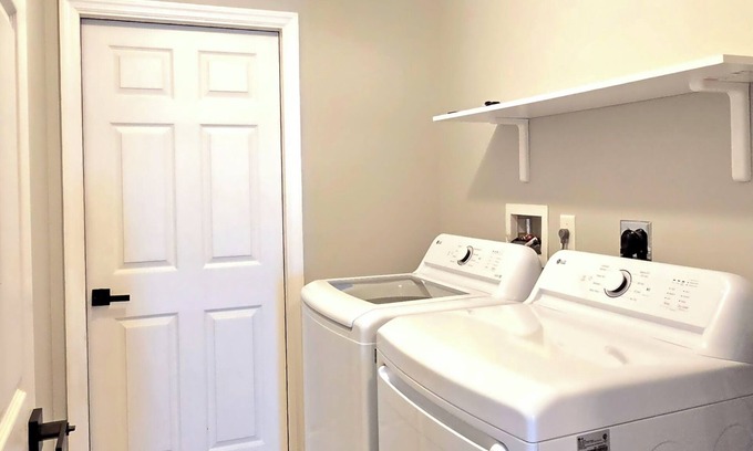 Port Saint Lucie House | Love Islander's Retreat - Sleeps 14 with Pool & Game Room