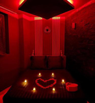 Guillestre Bed & Breakfast | Love room chalet romantique pour couple