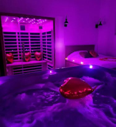 La Valentine Apartment | Love room Jacuzzi Sauna Privatif Marseille