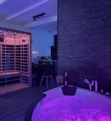 Limoux Apartment | Love Room L'instanté - Suite "L'élégante"