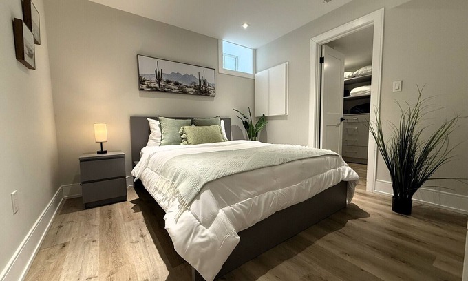 Beaconsfield Village House | Lovely 1-Bedroom New Apartment Downtown