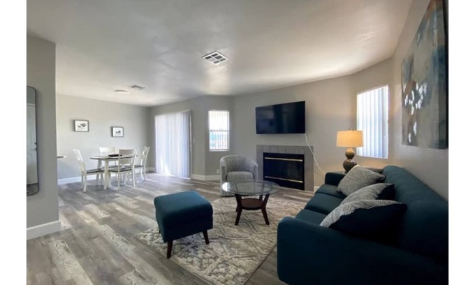 Las Vegas House | Lovely 2+2 Apartment D ,1061 sqft