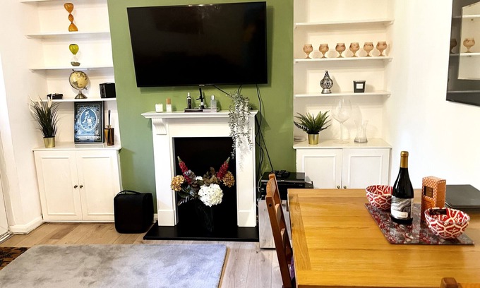 Hampstead Apartment | Lovely 2 bed flat in the heart of Hampstead Heath