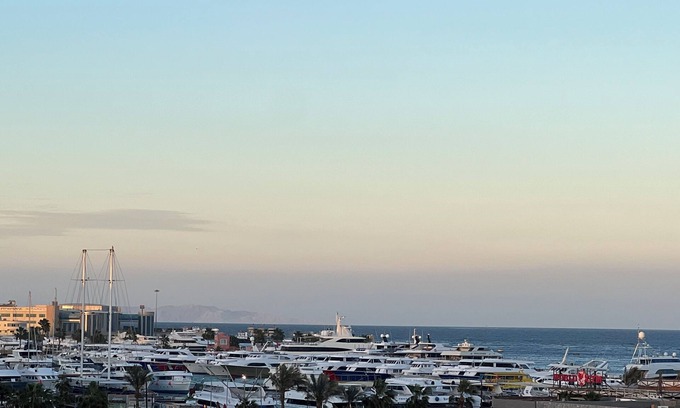 Sakkala Apartment | Lovely 2-bedroom apartment in enchanting centre Hurghada with AC, WiFi, Sea View