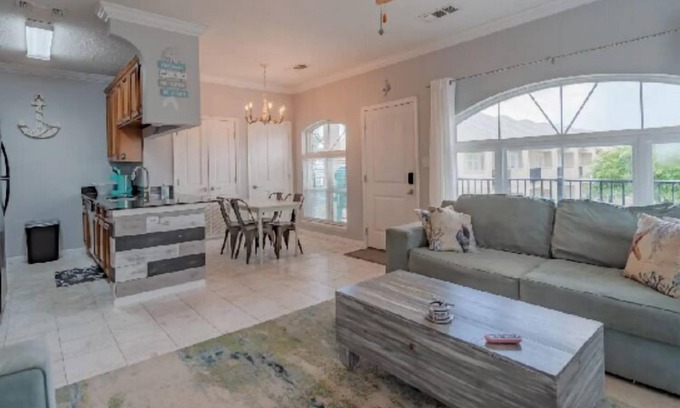 Long Beach Condo | Lovely 2 Bedroom Condo with a Pool and Beach View