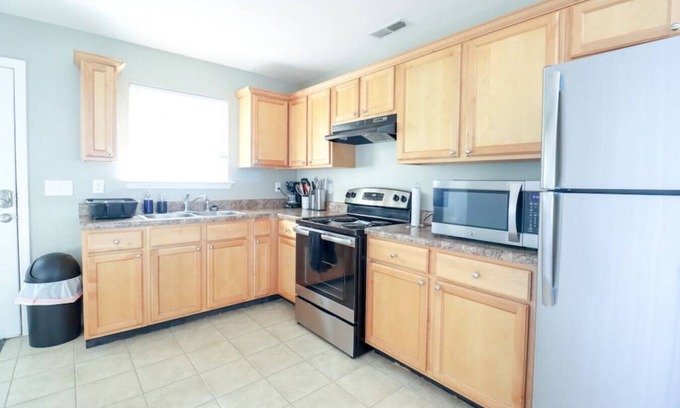 Chattanooga House | Lovely 2-bedroom with Parking- 2