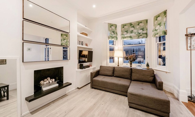 Chelsea Apartment | Lovely 2 bedrooms flat in the heart of Chelsea {BC1}
