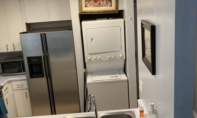 Griffin Heights Apartment | lOVELY 2BD/1BATH WITH INDOOR FIREPLACE NEAR FSU 5 MIN FROM FAMU