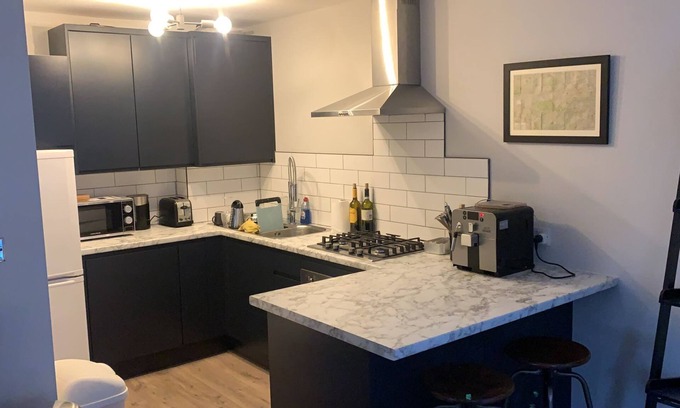Shoreditch Apartment | Lovely 2BD Flat, 5 mins from Whitechapel Station