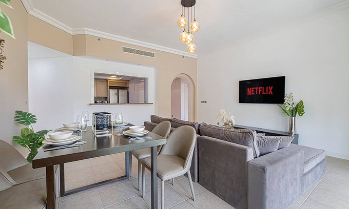 Palm Jumeirah Apartment | Lovely 2br Extra Room - Green Park View - New